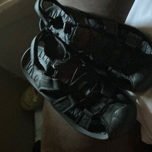 Black Sandals willing to bundle with diabetic shoes for better deal